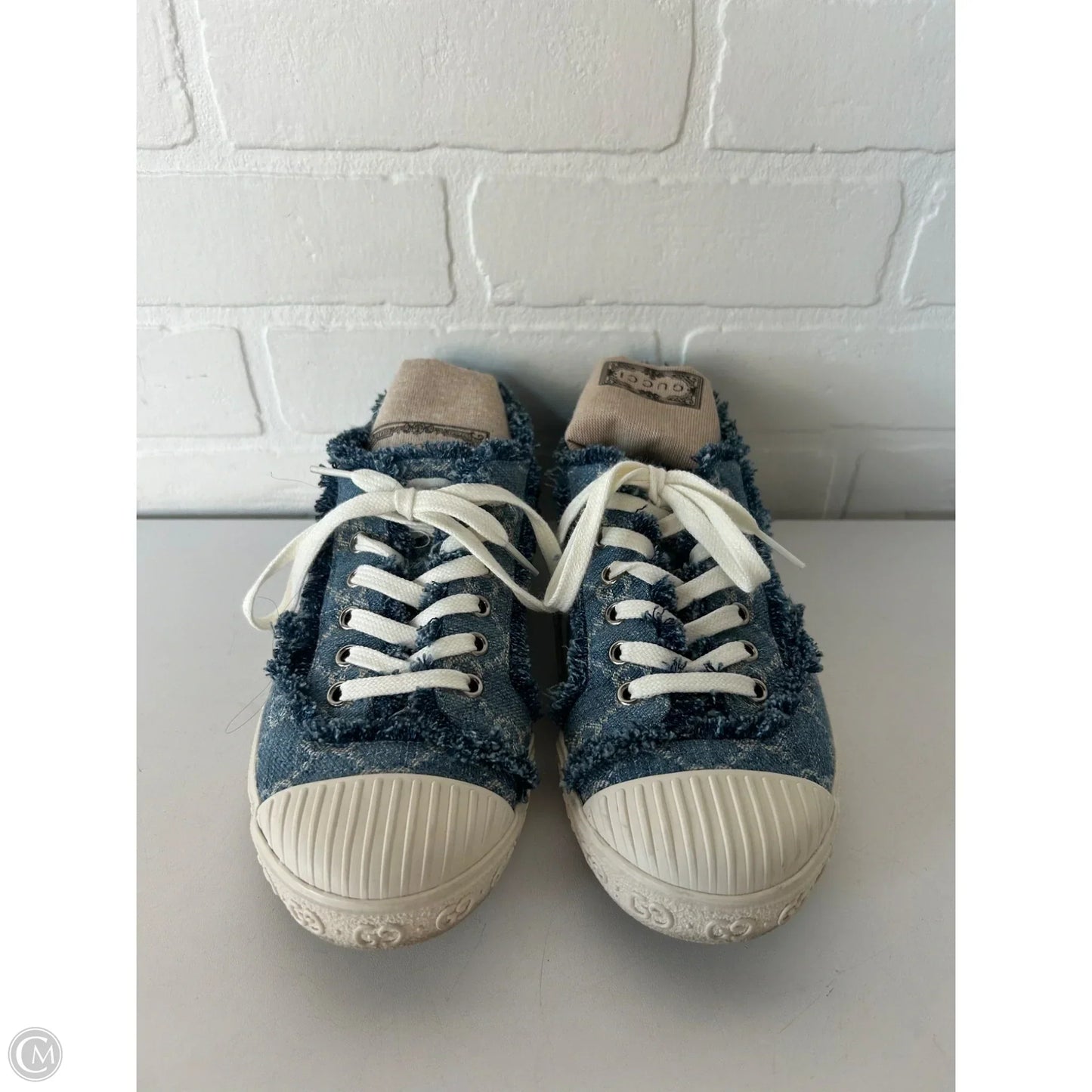 Shoes Luxury Designer By Gucci In Blue Denim, Size: 7.5