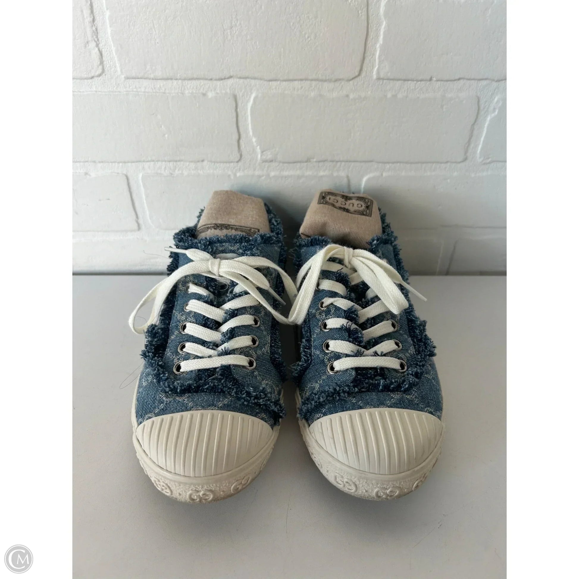 Shoes Luxury Designer By Gucci In Blue Denim, Size: 7.5