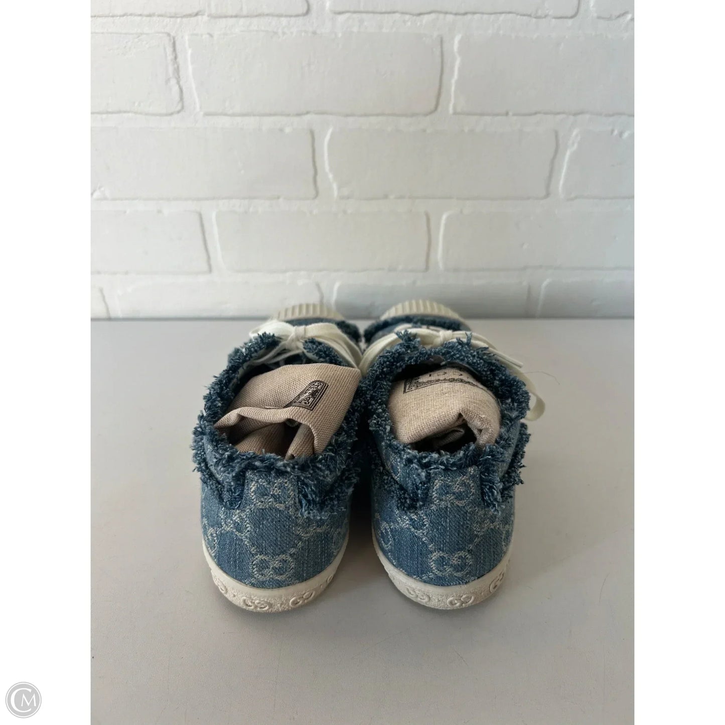 Shoes Luxury Designer By Gucci In Blue Denim, Size: 7.5