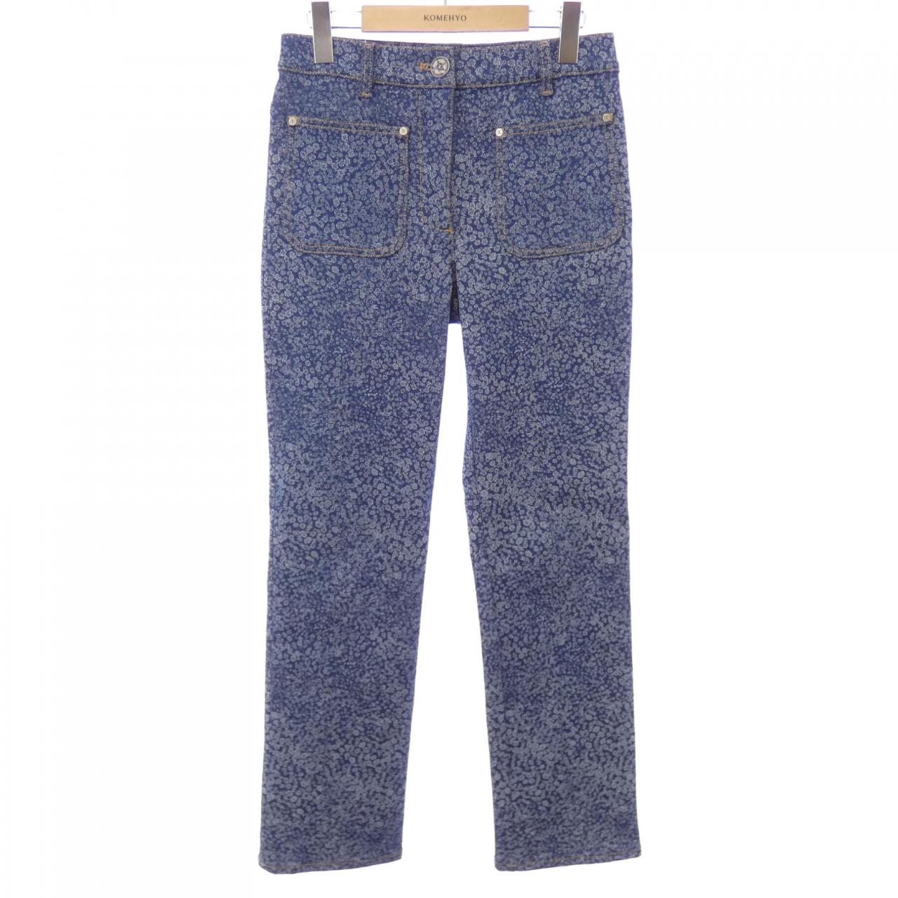 Chanel P71263V62852 Jeans