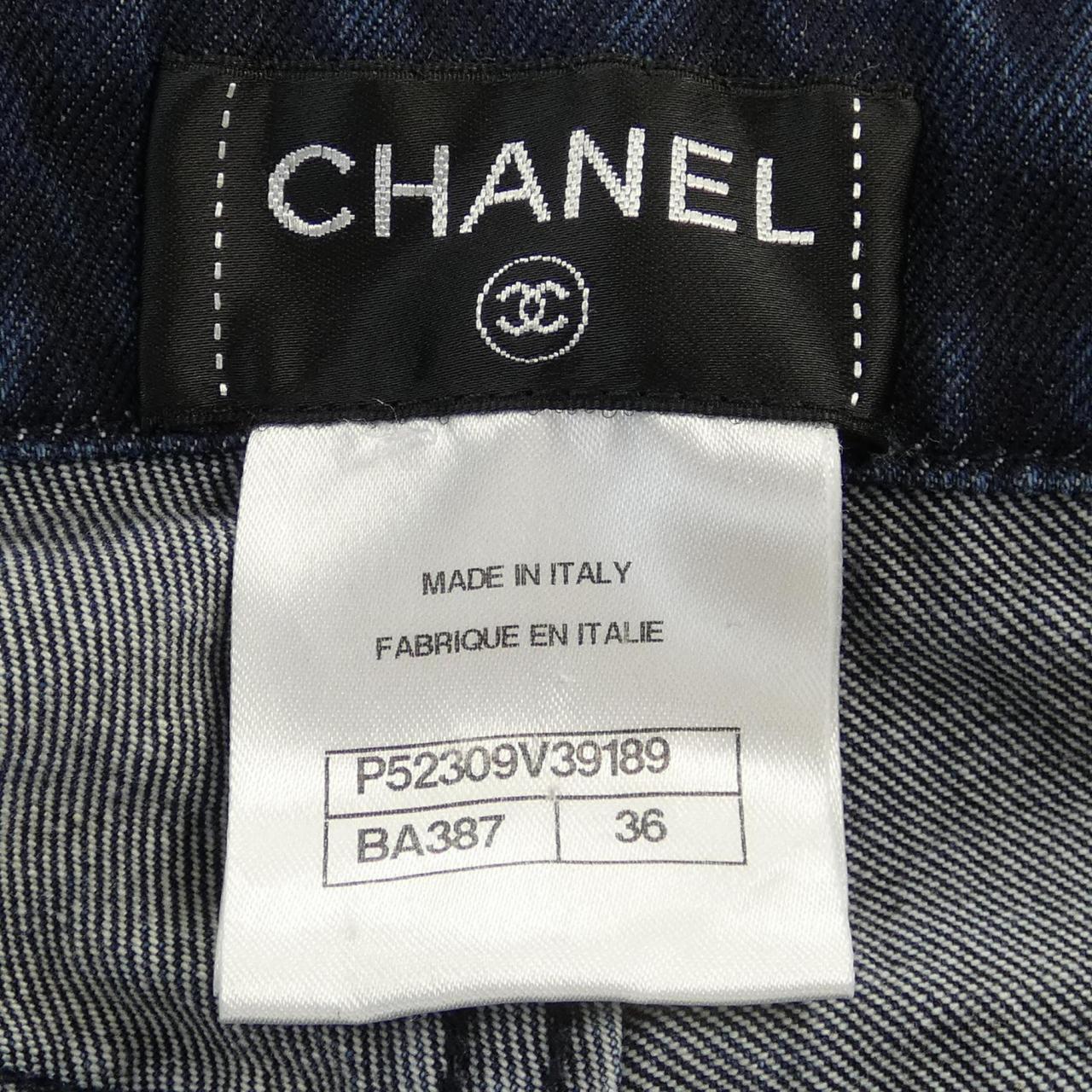 Chanel P52309V39189 Jeans