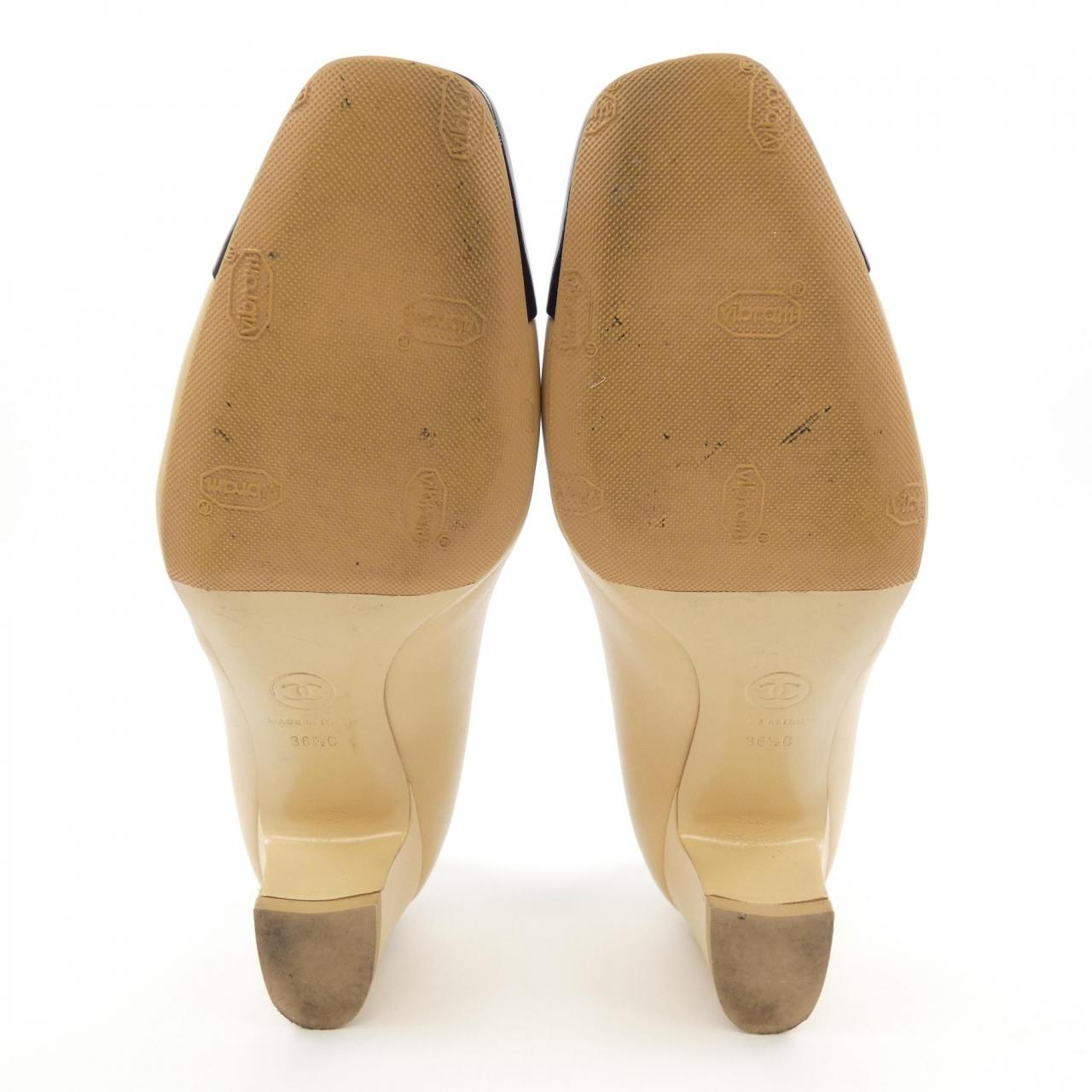 Chanel G36397Y51051 Lambskin Patent Calfskin Pumps