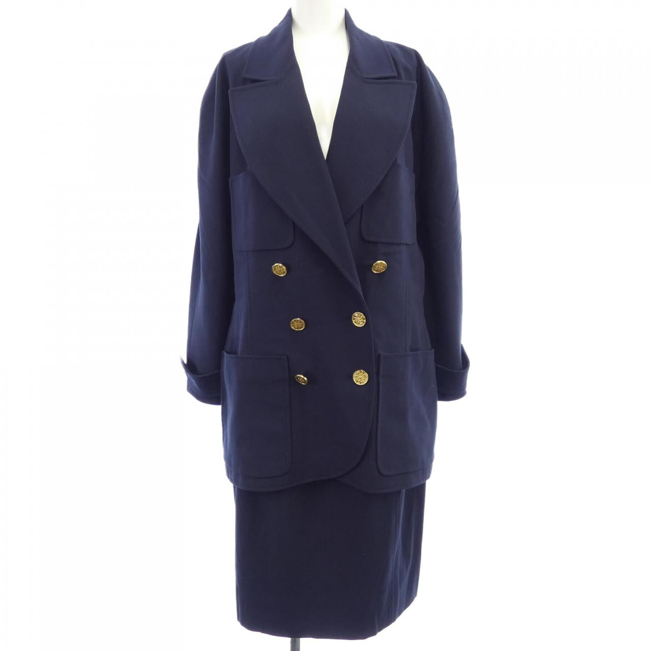 Chanel   Suit