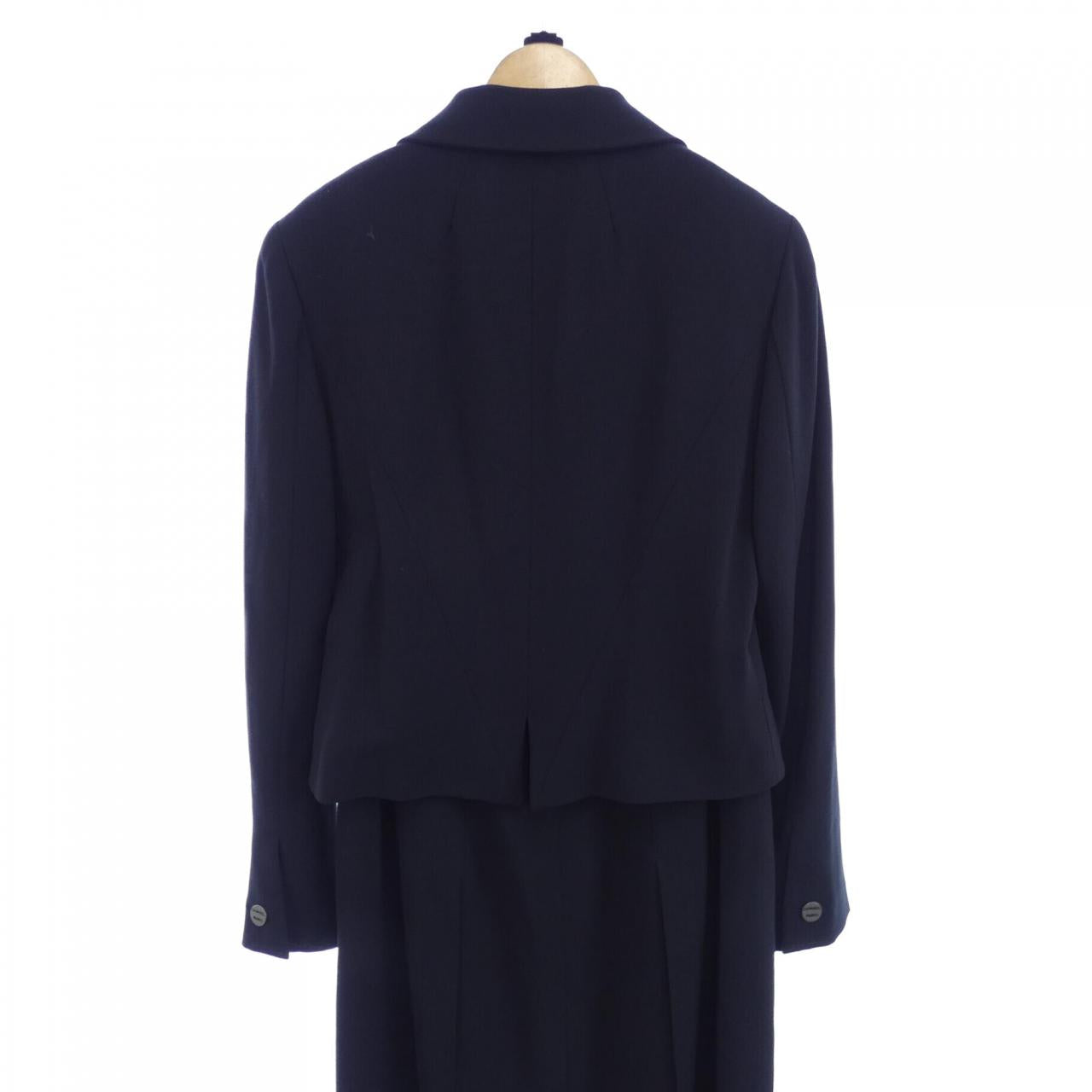 Chanel P15045V02954 00C Suit