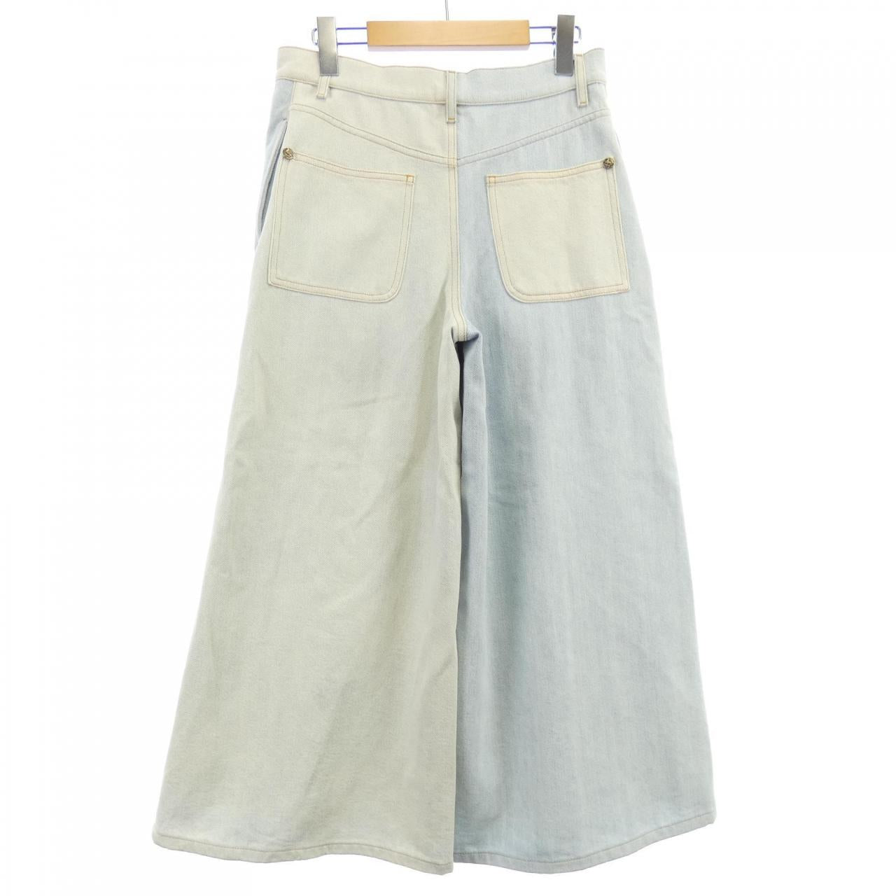 Chanel P58075V44057 Jeans