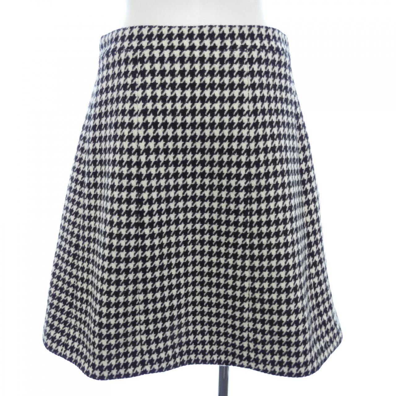Chanel P77719V60328 Skirt