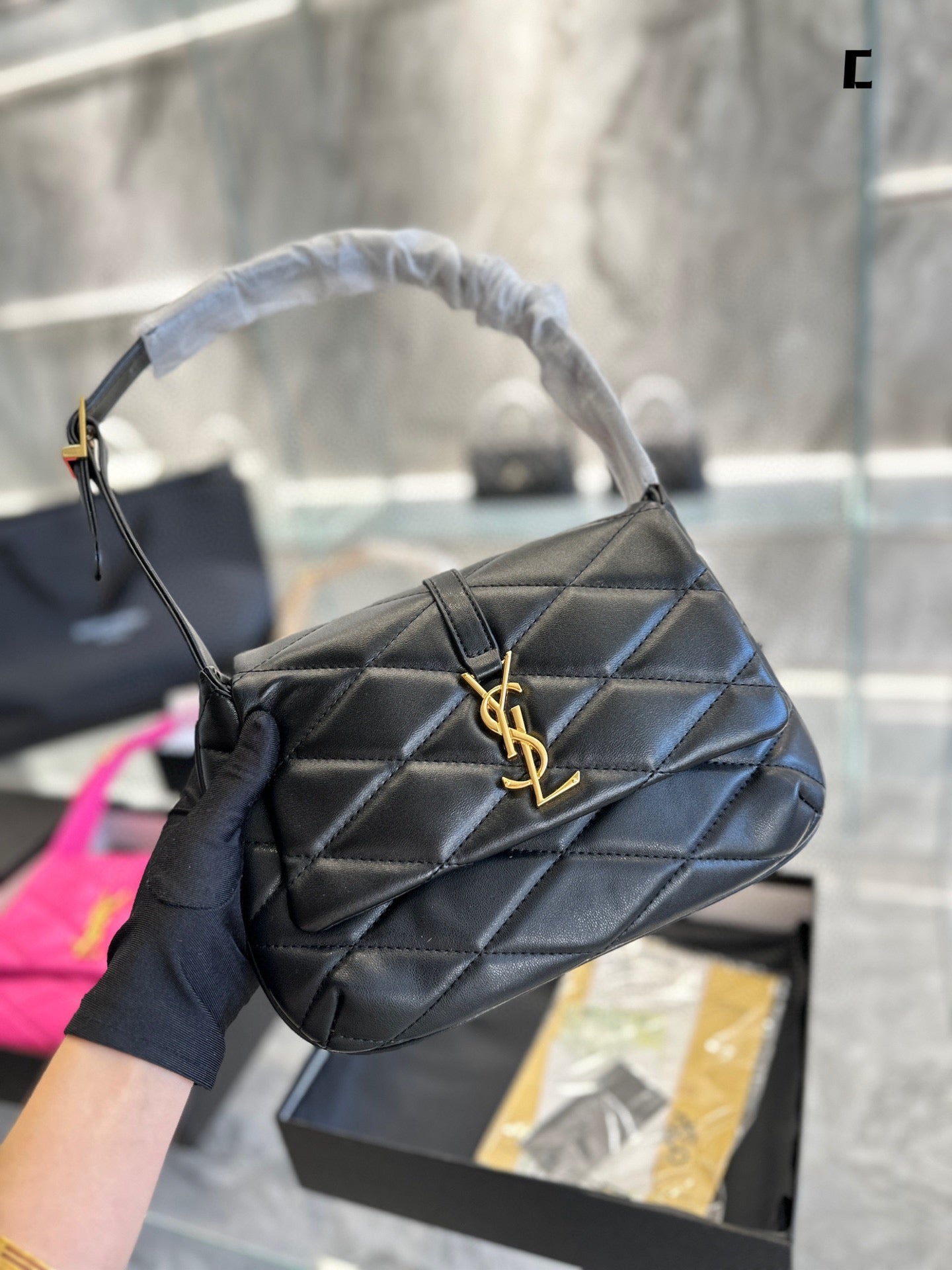 EN - Luxury SLY 301 Travel Bag