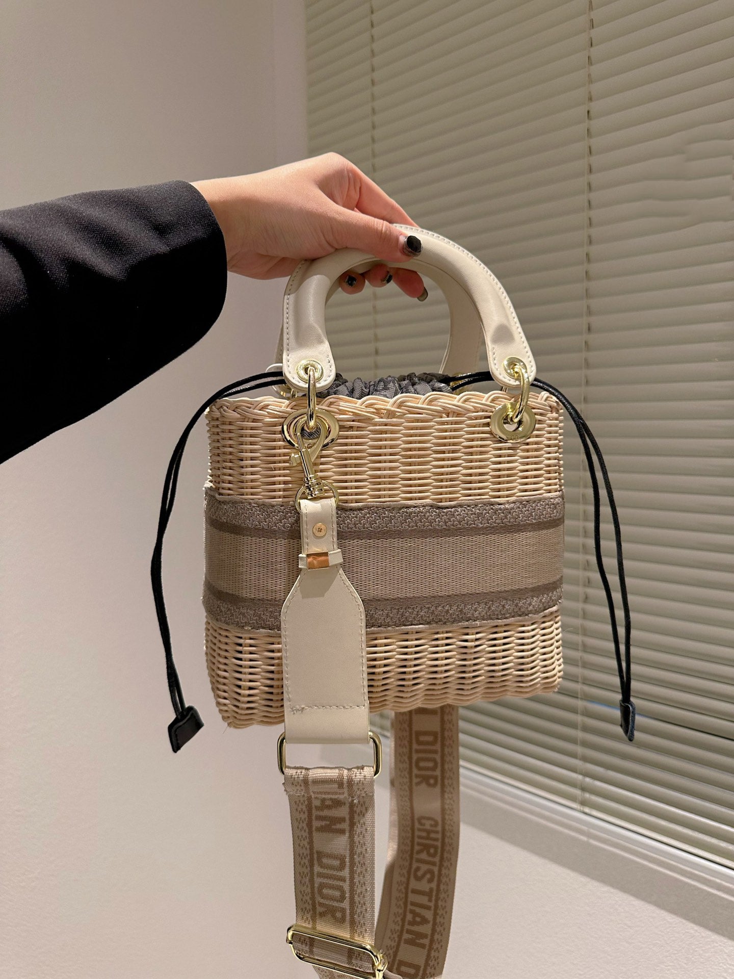 EN - Luxury DIR 366 Travel Bag