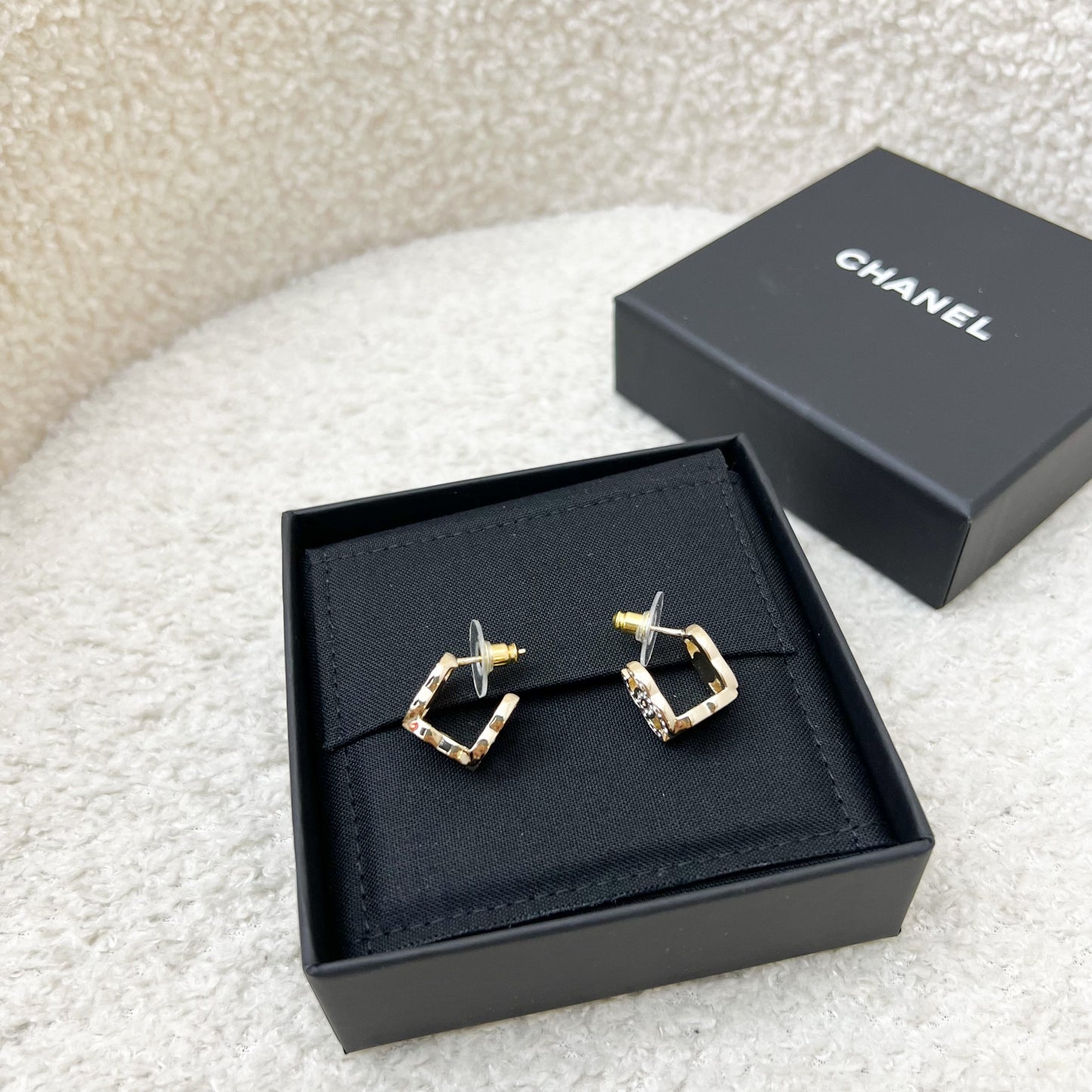 Chanel 23B Earrings with CC Logo and Diamantes in Lghw ( )