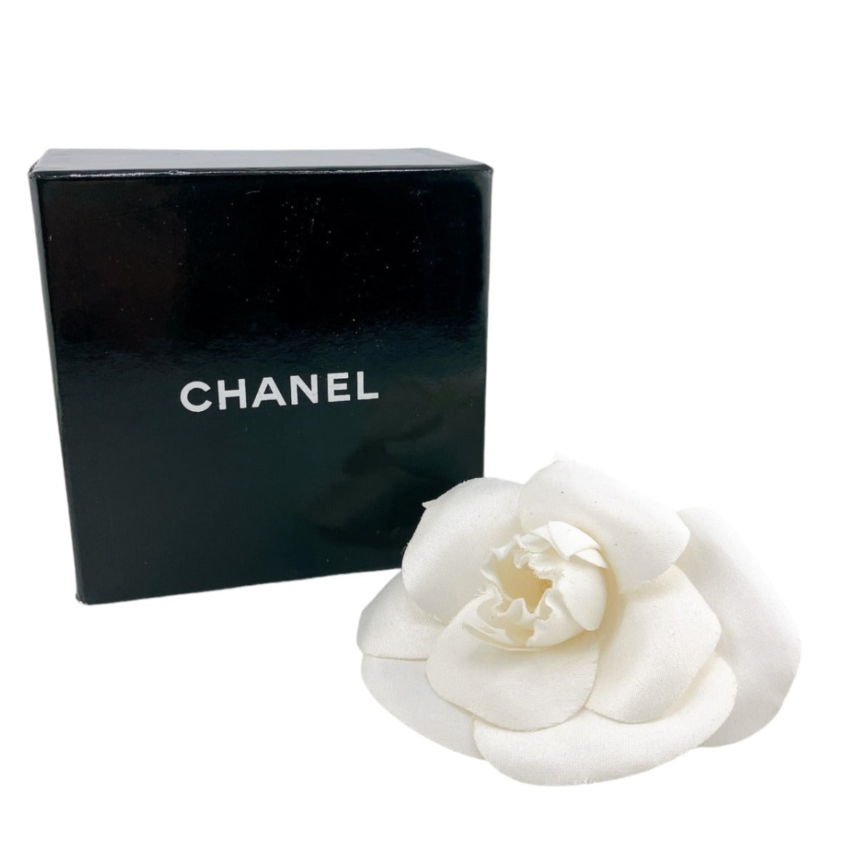 CHANEL Brooch Fabric white corsage Camelia Women New
