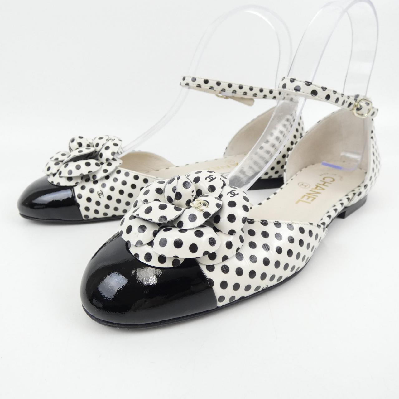 Chanel G45497B15869 Calfskin Patent Calfskin Shoes for Women