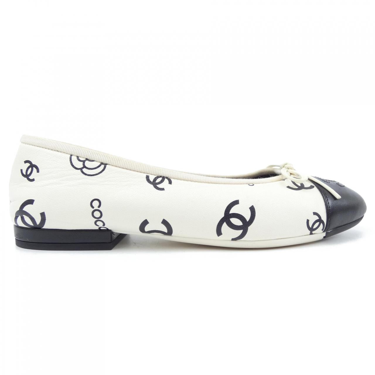Chanel G39808Y56339 Lambskin Flat Shoes for Women