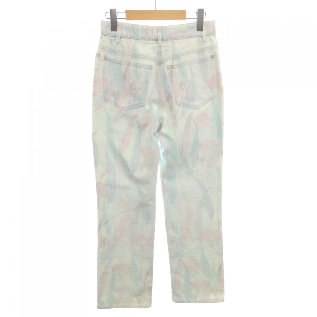 Chanel P62741V48435 Jeans