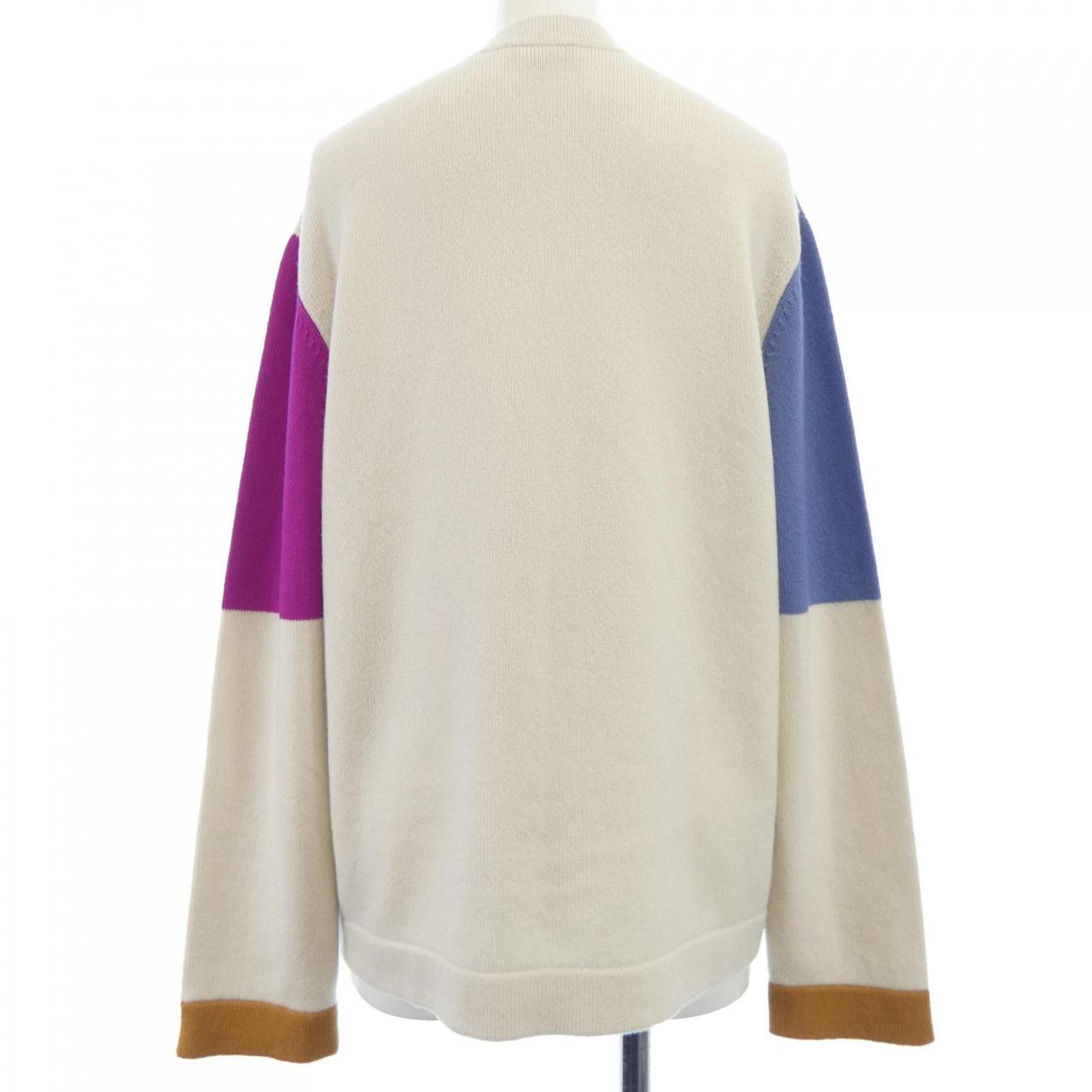 Chanel P65607K61302 100% Cashmere Cardigan Bag