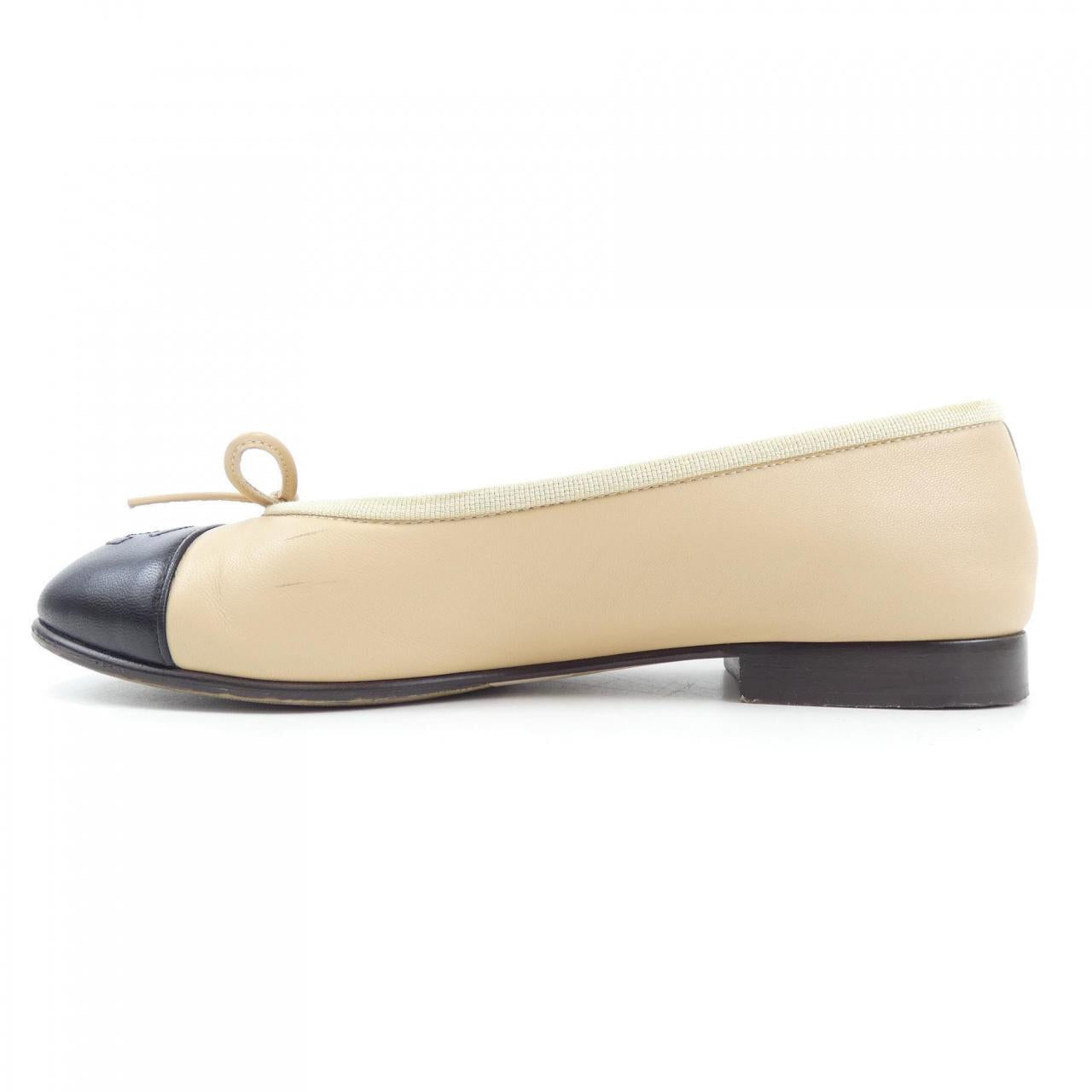 Chanel G02819X01000 Lambskin Flat Shoes for Women