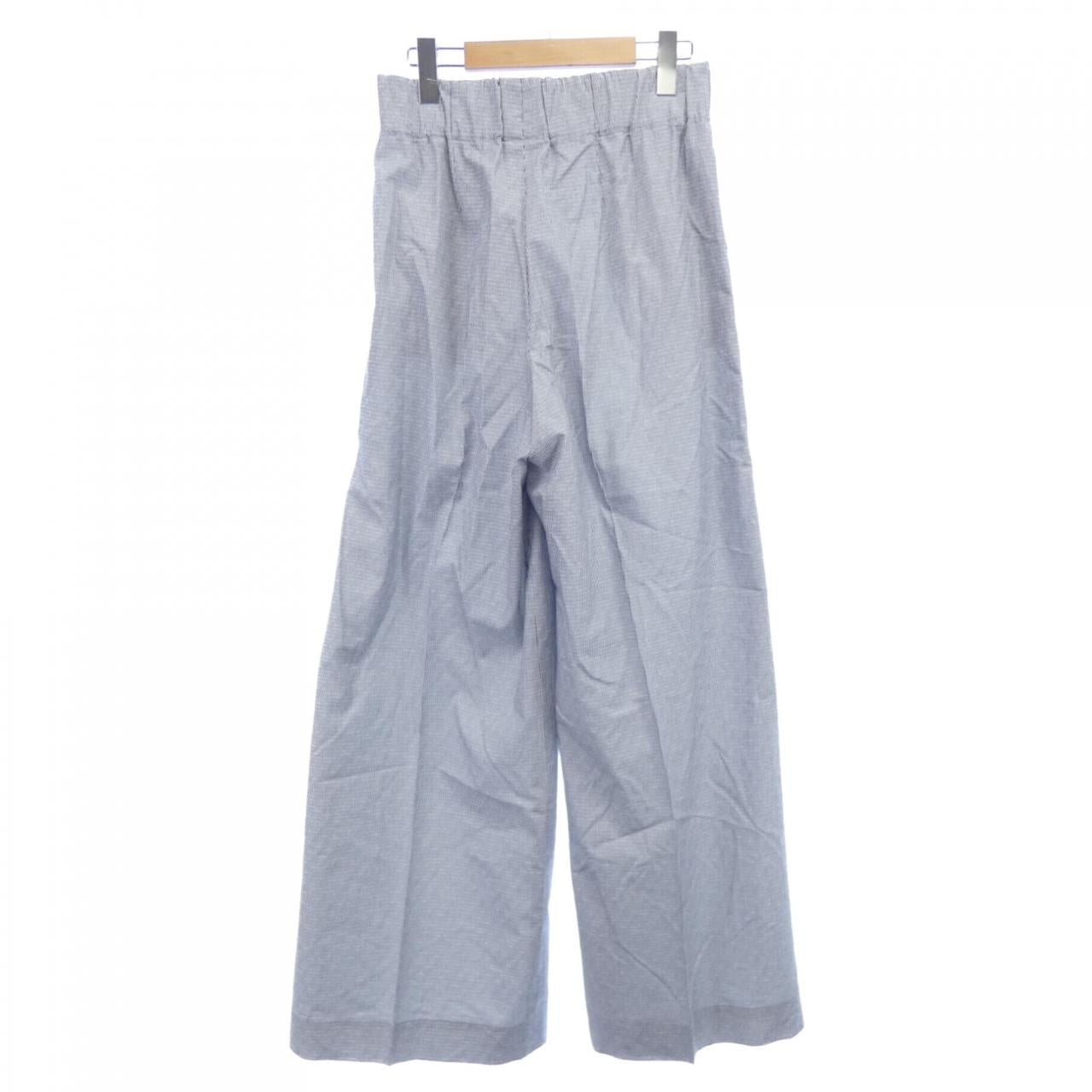 Chanel P76669V48912 Pants