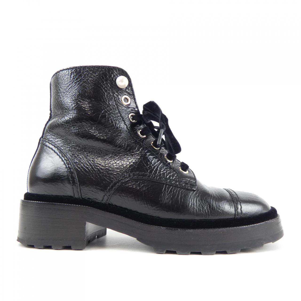 Chanel G35154X56195 Shiny Calfskin Boots for Women