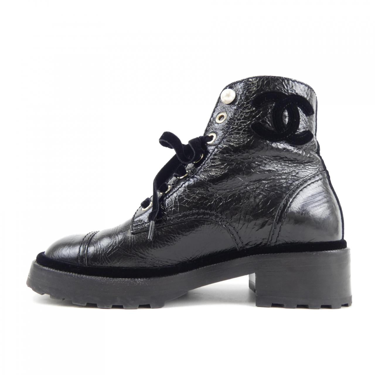 Chanel G35154X56195 Shiny Calfskin Boots for Women