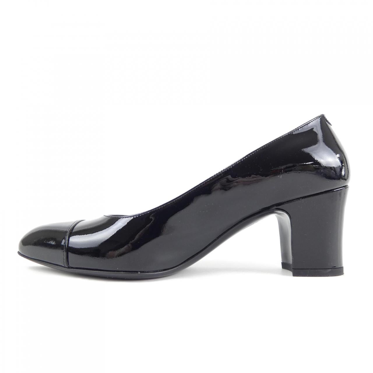 Chanel G45053B13339 Patent Calfskin Pumps for Women
