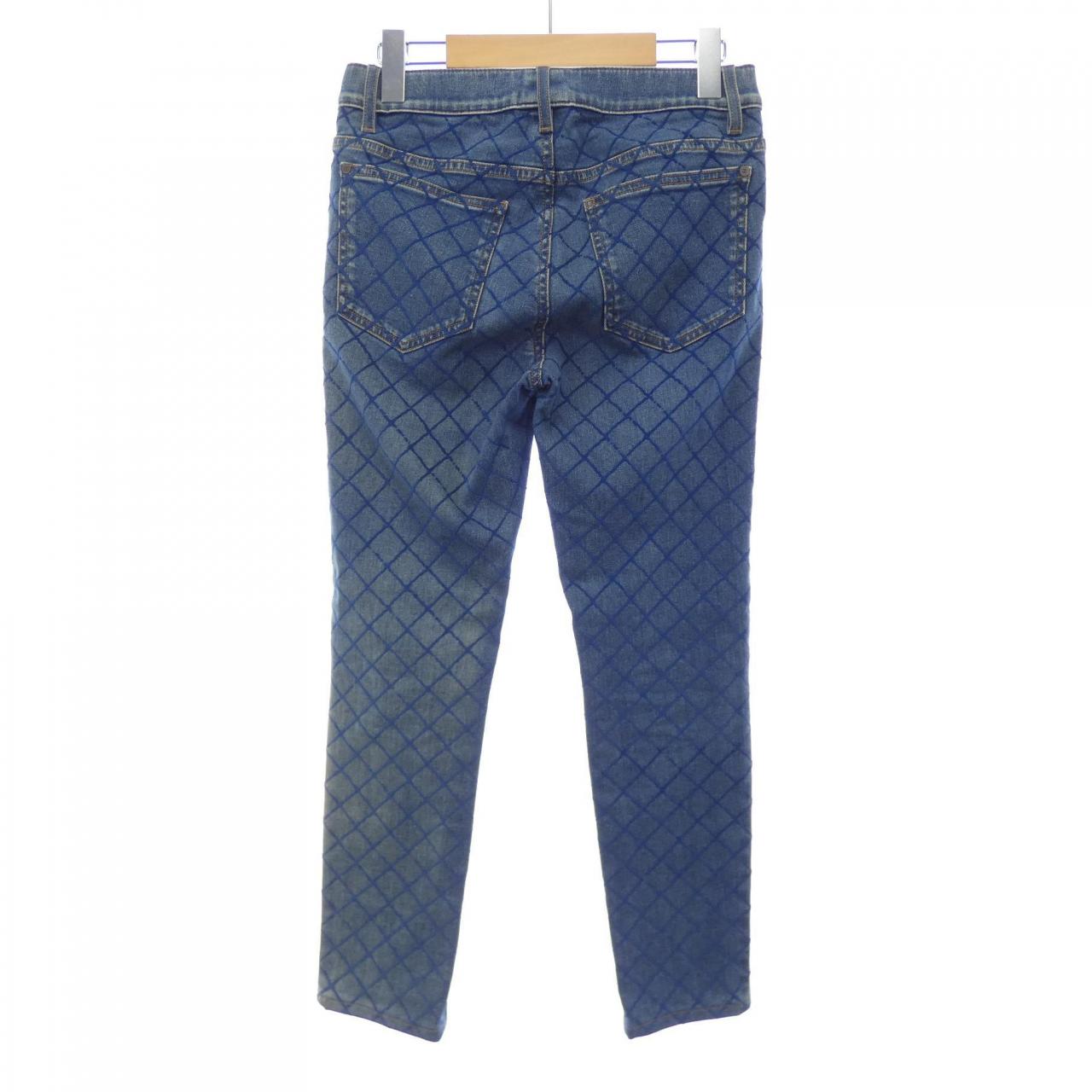 Chanel P58418V44382 Jeans