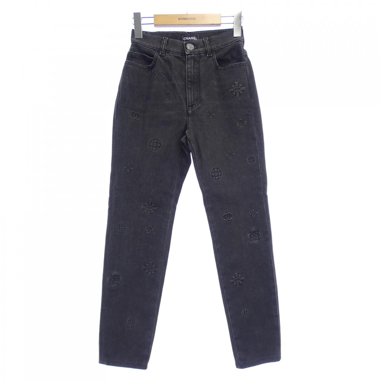 Chanel P70206V61793 Jeans