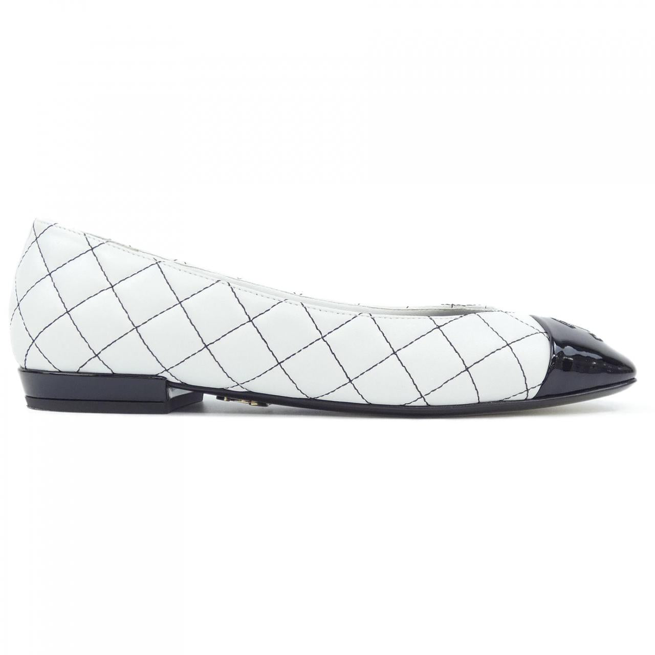 Chanel G39376Y56115 Lambskin Patent Calfskin Flat Shoes for Women