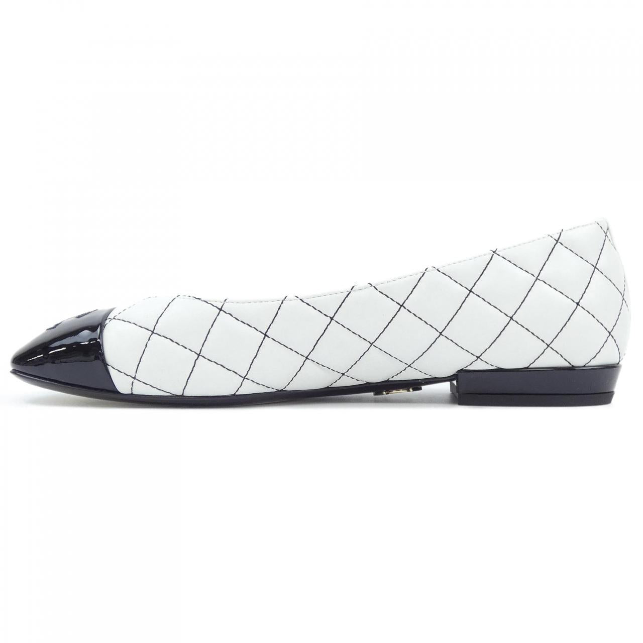 Chanel G39376Y56115 Lambskin Patent Calfskin Flat Shoes for Women