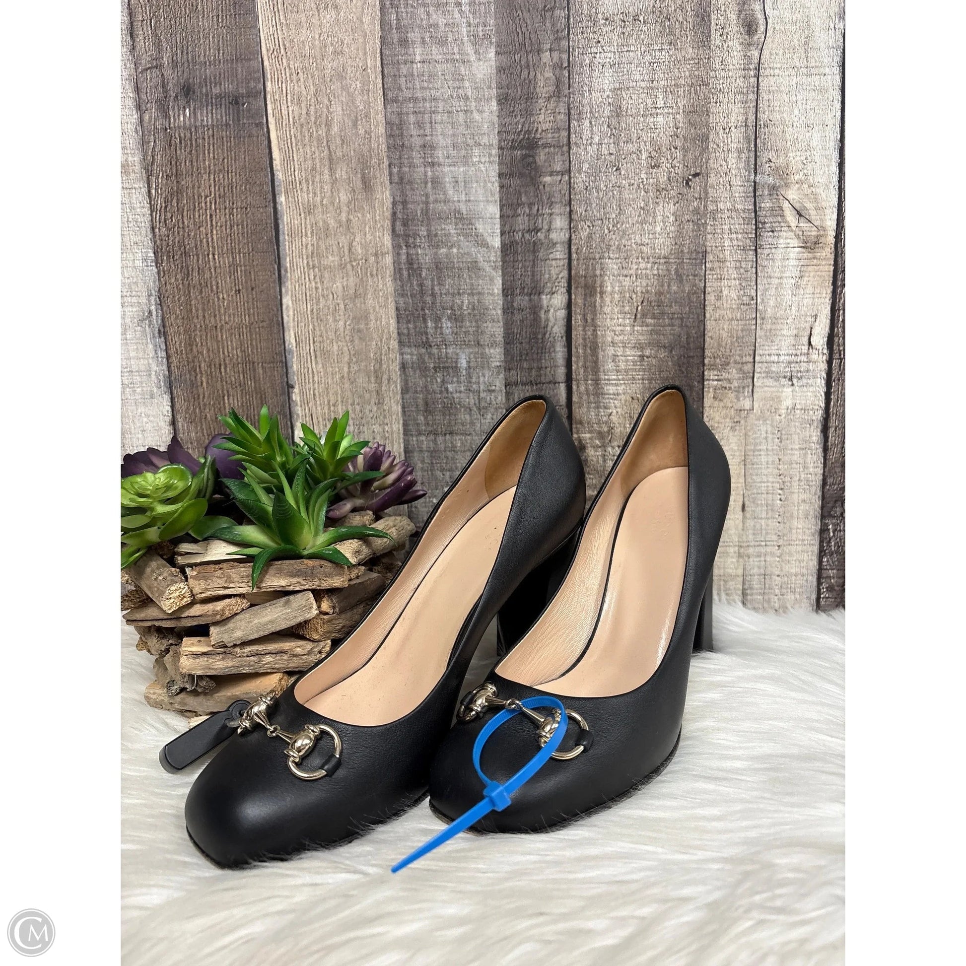 Shoes Luxury Designer By Gucci In Black, Size: 9.5