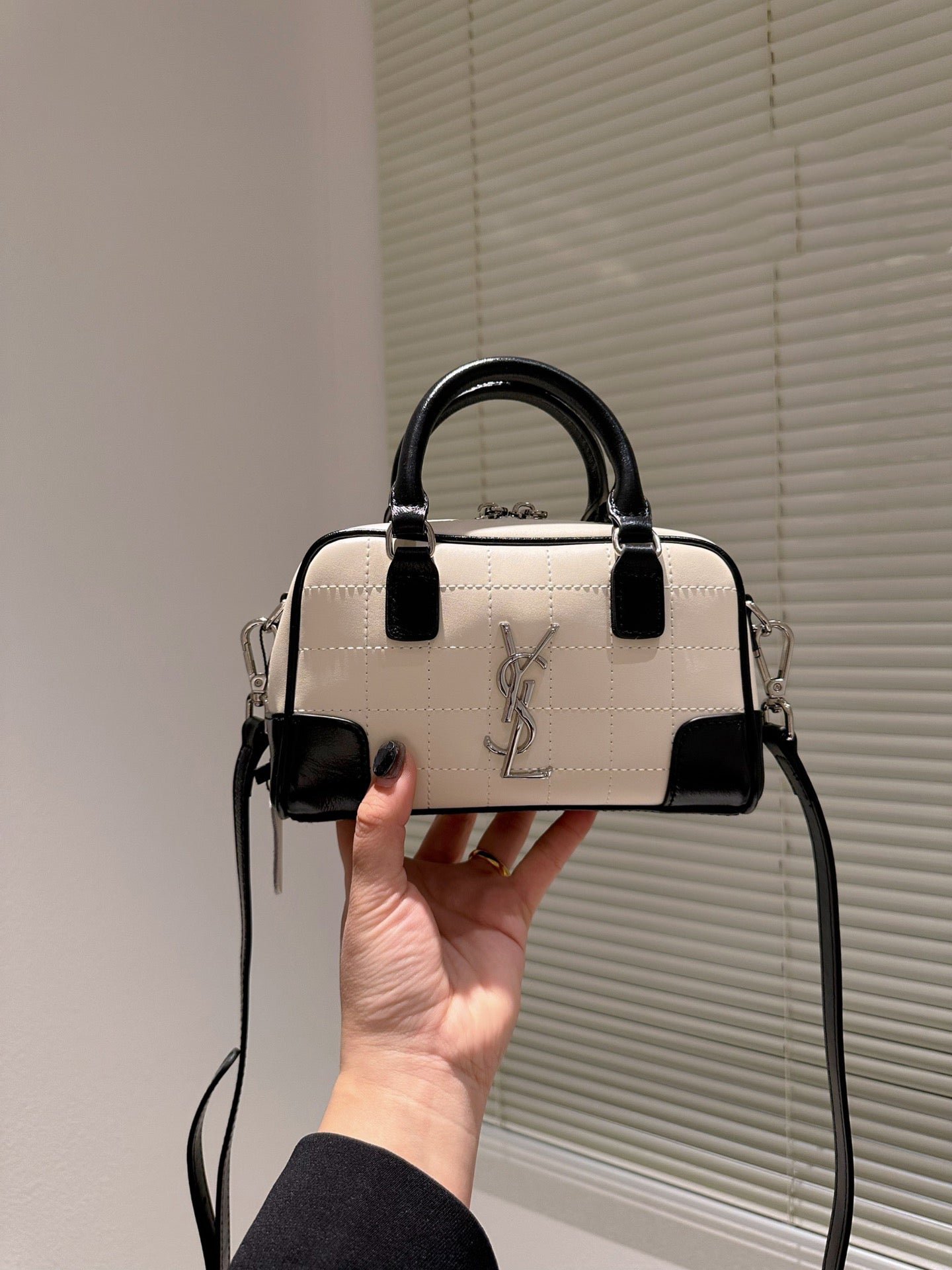EN - Luxury SLY 294 Travel Bag