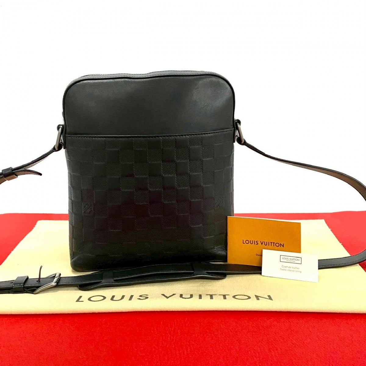 Louis Vuitton N23355 Damier Anfini Messenger Pochette Leather Black Crossbody Bag