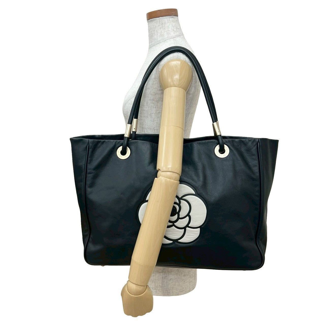 Chanel 251008Kme706 8 Black Leather Tote Bag