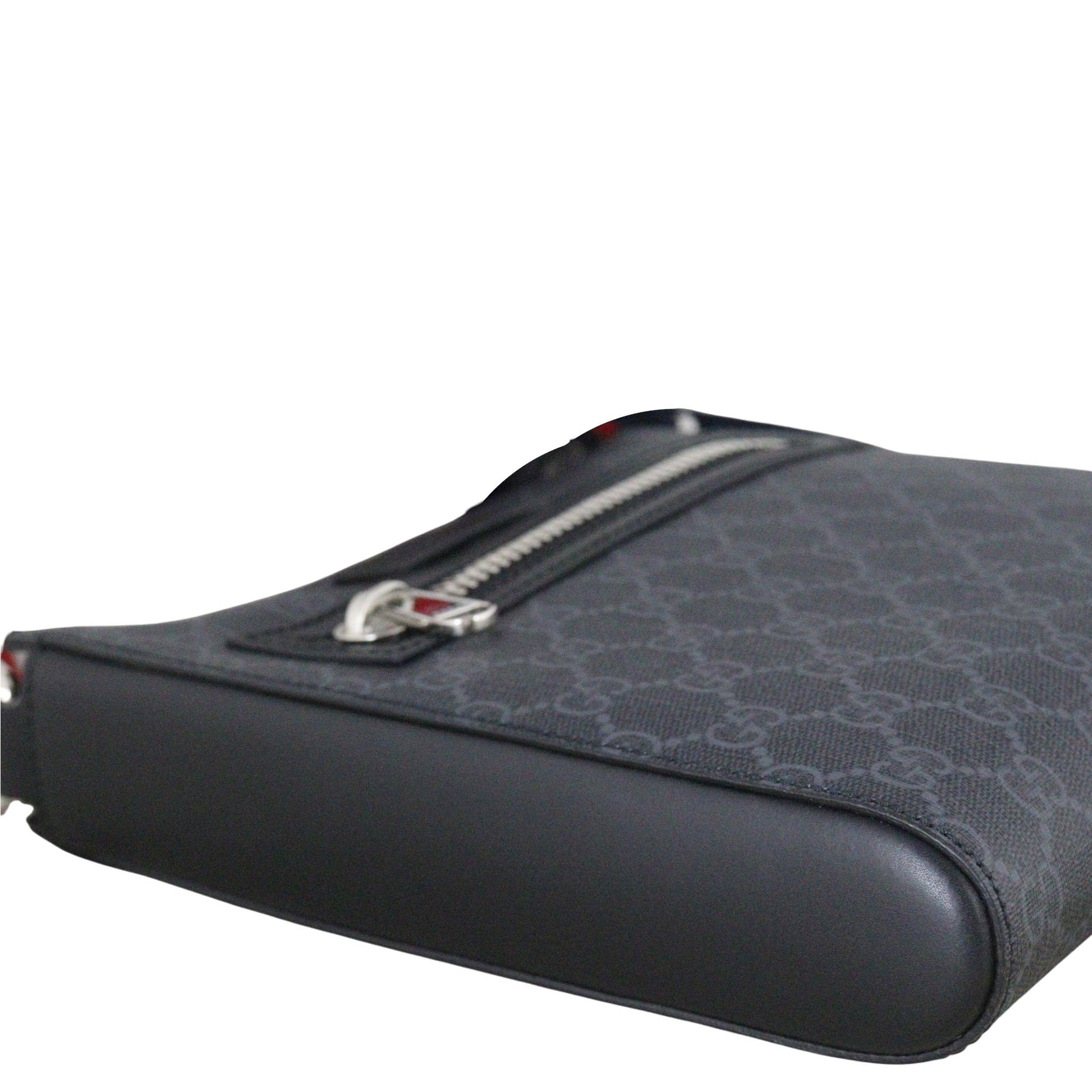 Gucci GG Supreme Messenger Bag Small