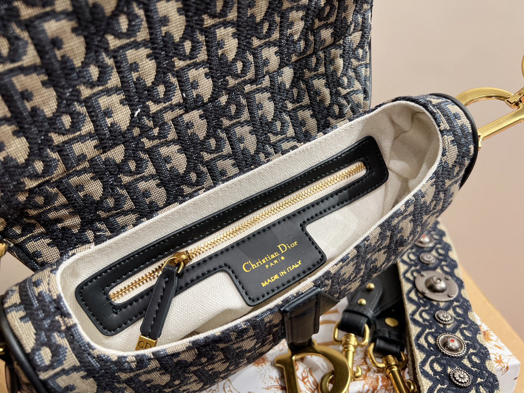 EN - Luxury DIR 362 Travel Bag