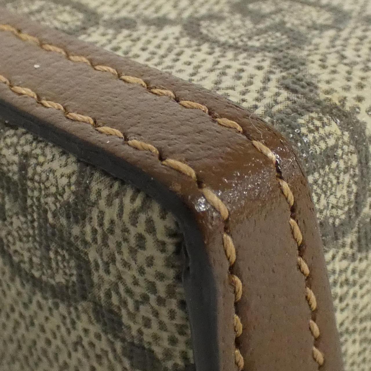 Gucci Supreme Shoulder Bag Canvas 39