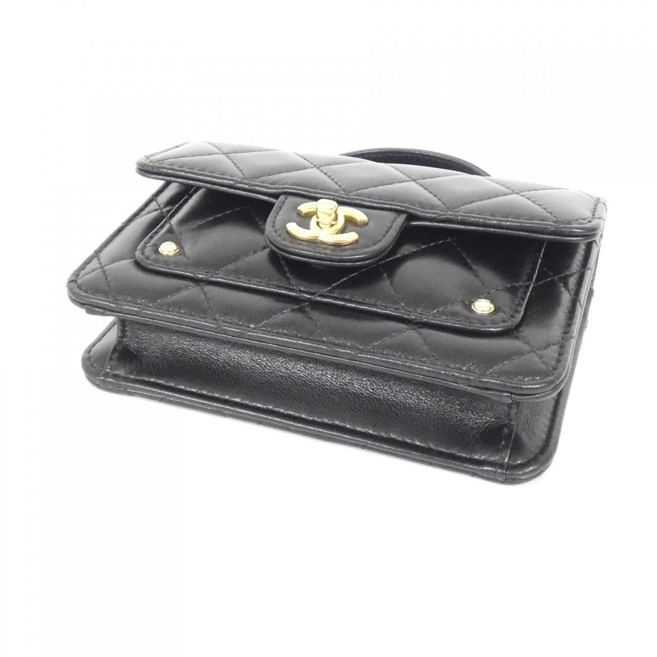 Chanel AP4675 Lambskin Chain Clutch