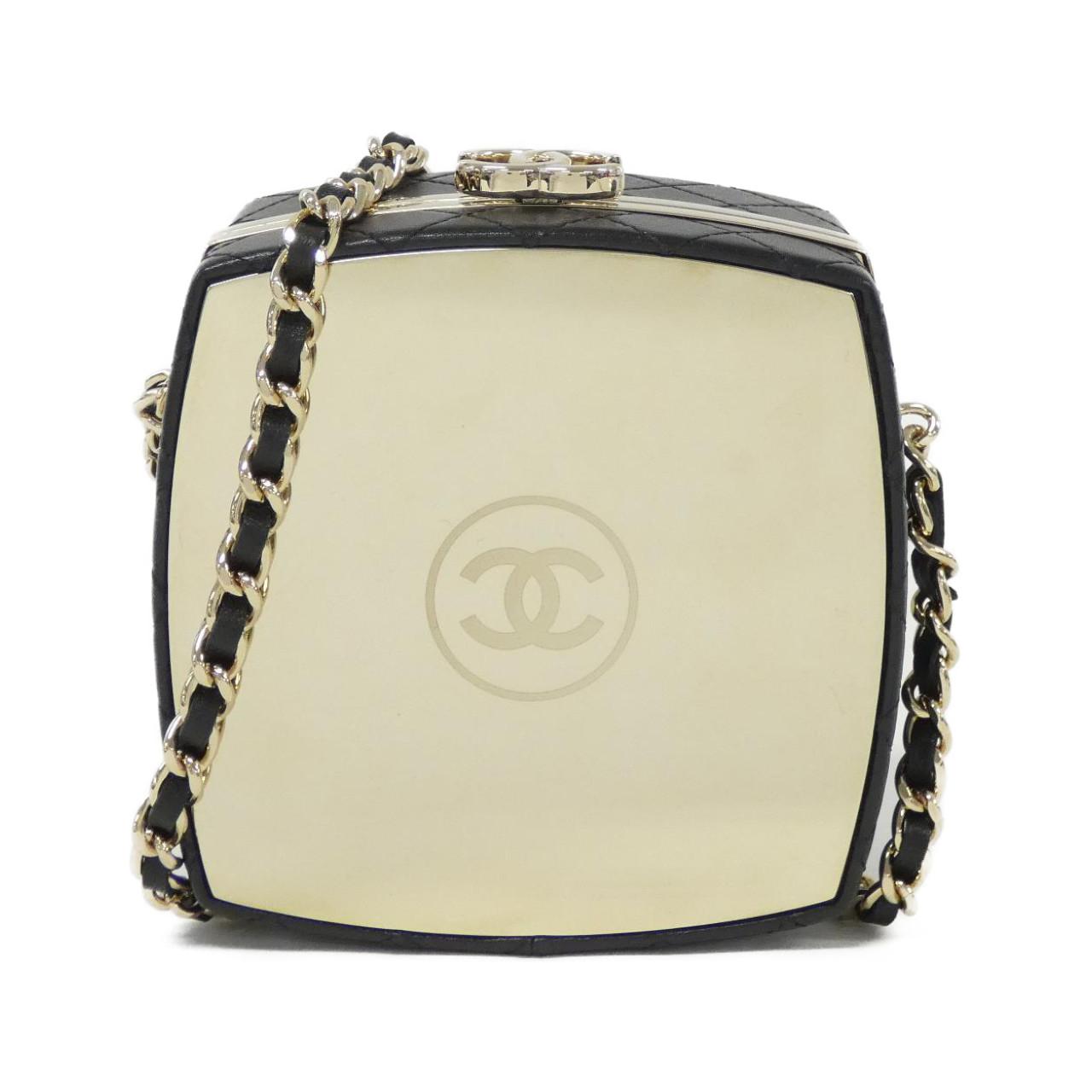 Chanel AP2398 Lambskin Chain Clutch