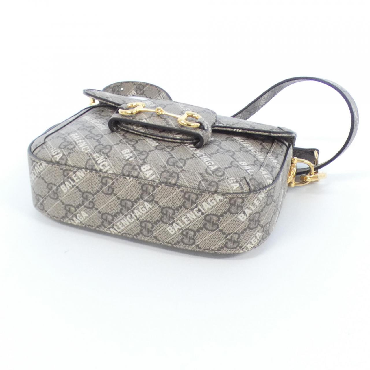 Gucci Supreme Shoulder Bag Canvas 32