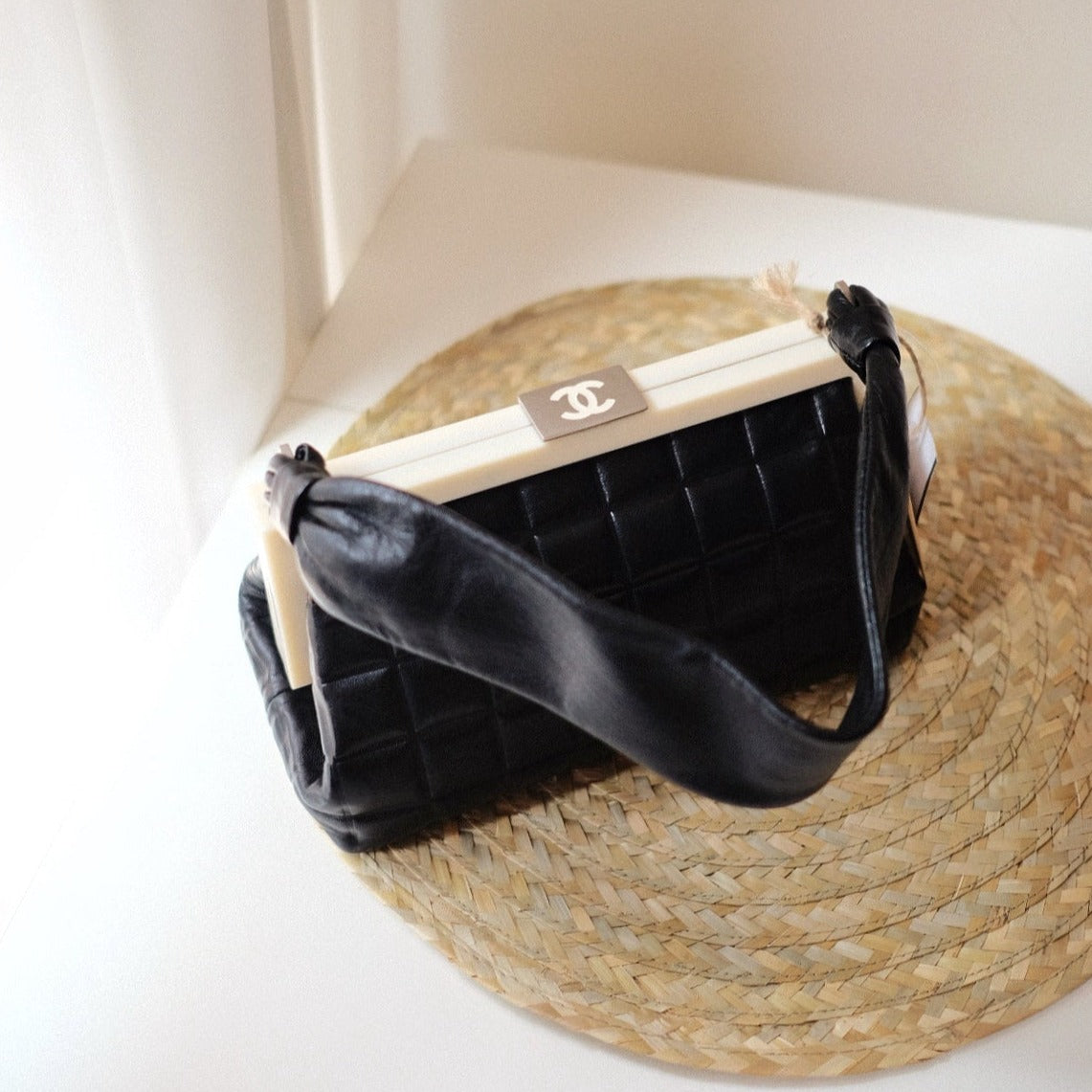 Chanel   CC mask plate metal clasp top bag