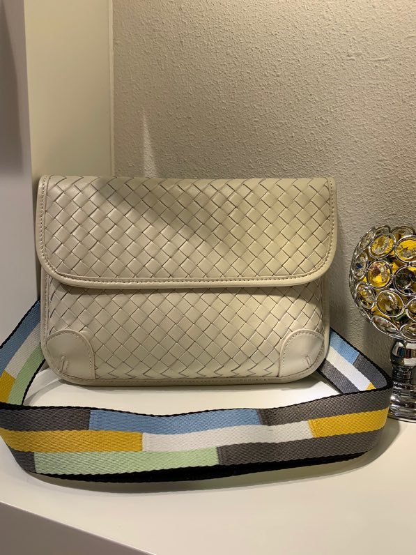 Top Quality Functional Chest Bag For Women White Travel Bag