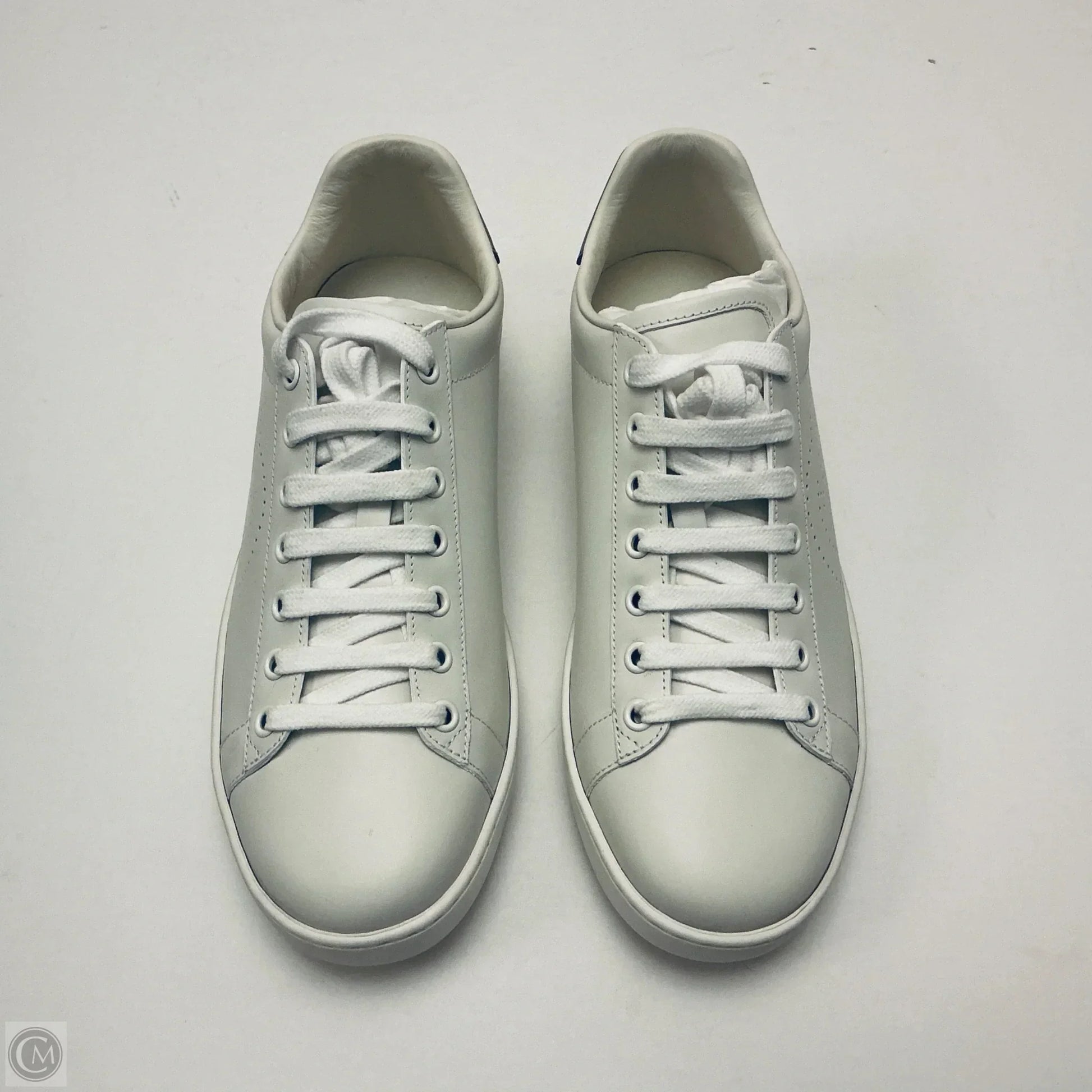Shoes Luxury Designer By Gucci In White, Size: 8.5
