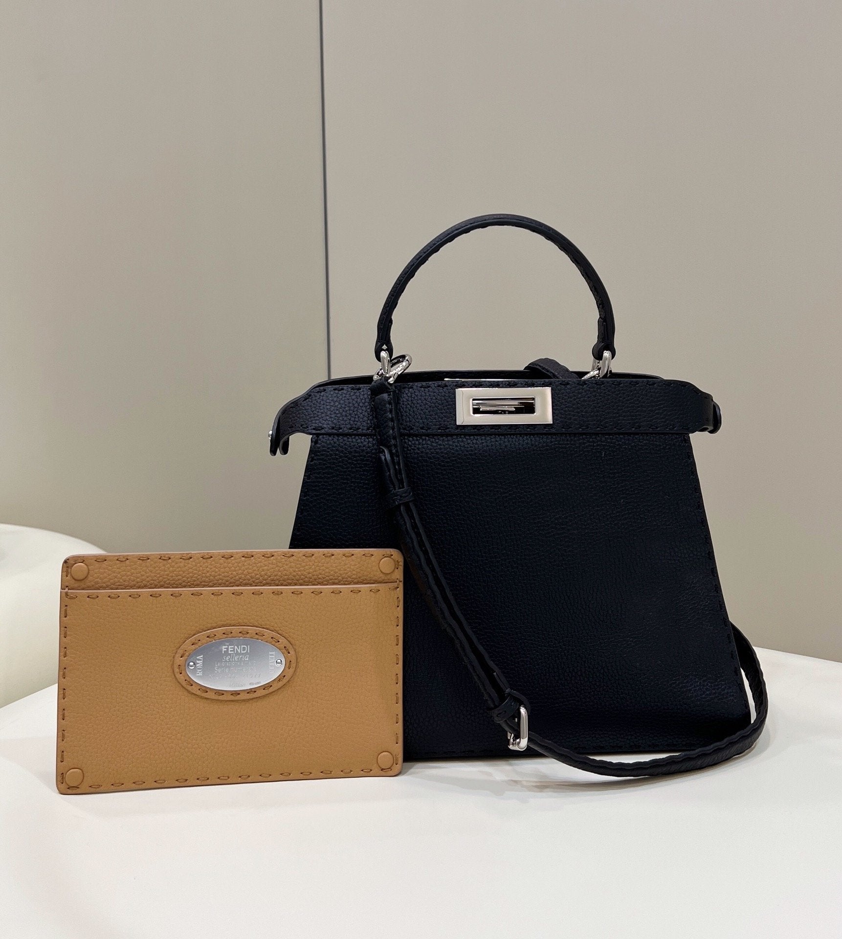 Fendi Iseeu Metop Qualityum Ff Black Shoulder Bag 131In335Cm Ff