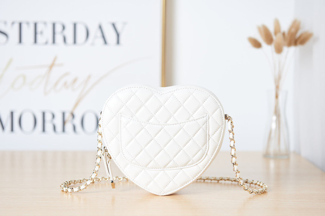 CHLMini Heart 7in 18cm B07958 White Mini Bag