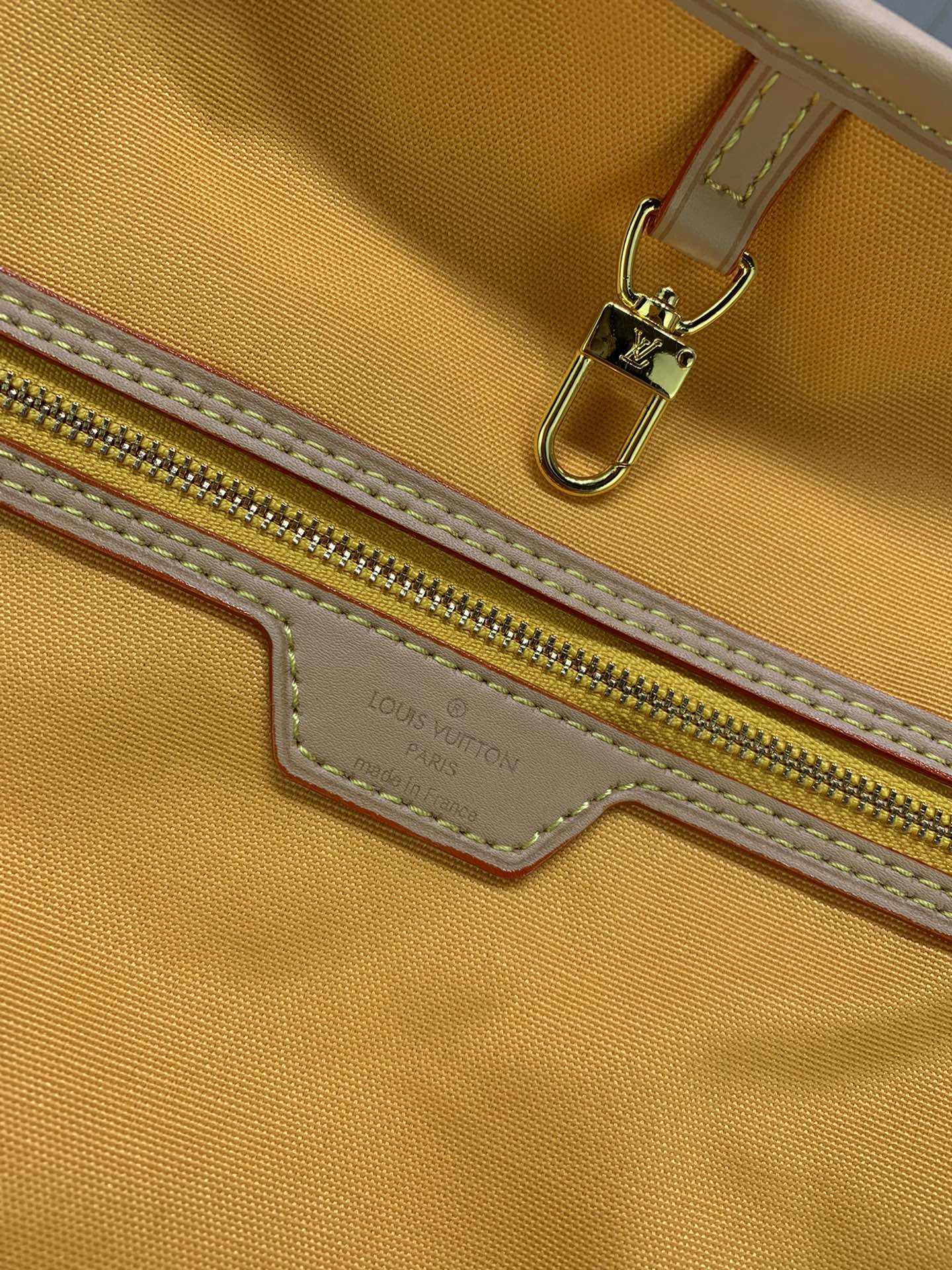 EN - Luxury LUV 877 Travel Bag
