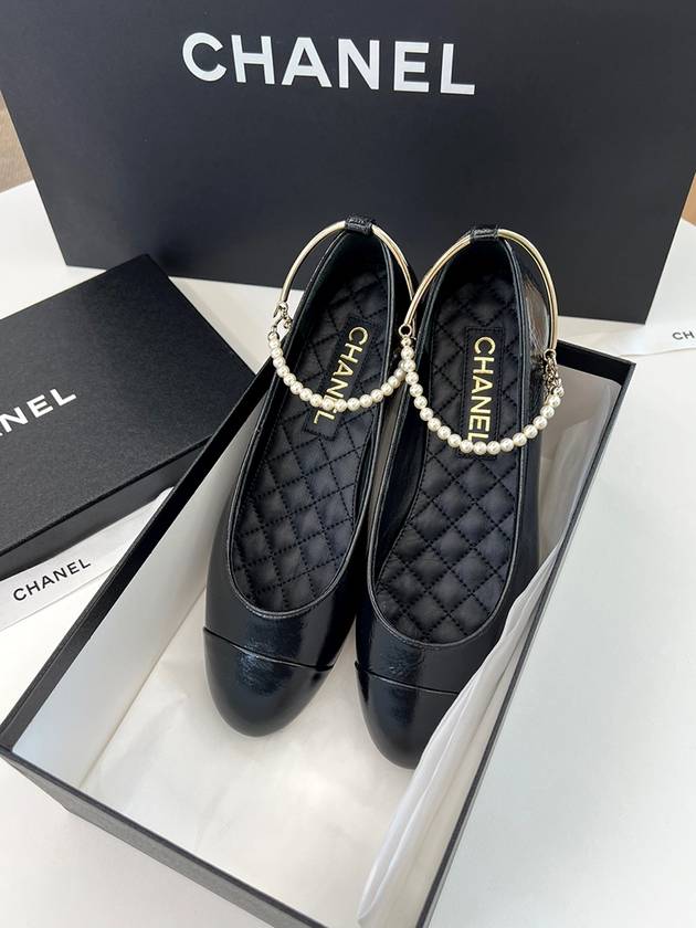 Ballerina Flat Shiny Lambskin Metal Imitation Pearls & Black Chanel