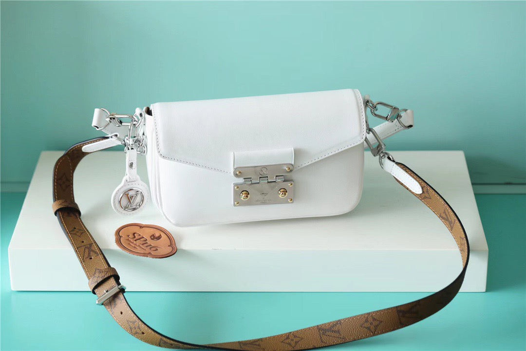 Top Quality Swing For Women Shoulder And Monogram White Crossbody Bag