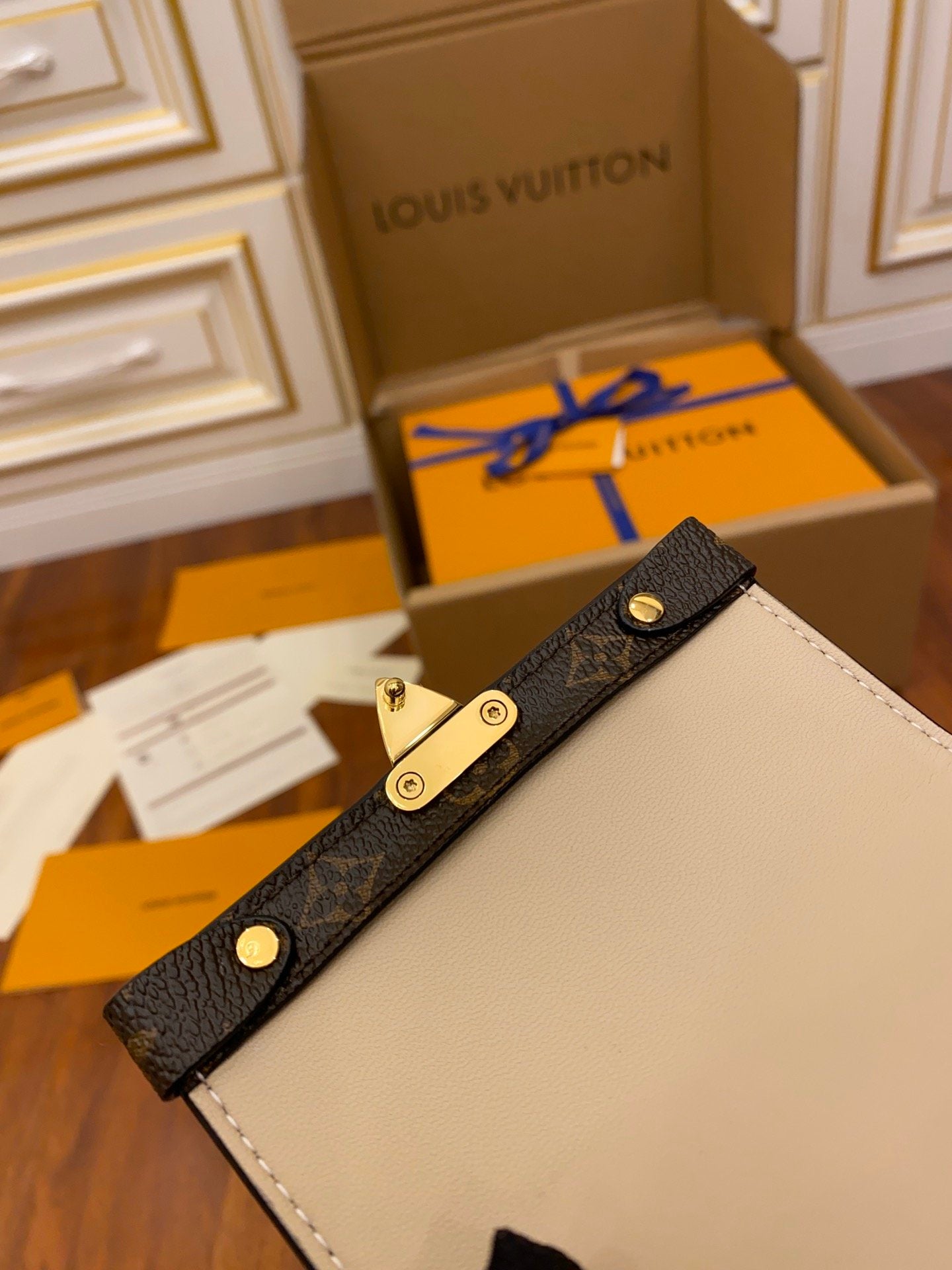 Top Quality Pochette Trunk Verticale Reverse With Canvas Monogram Crossbody Bag