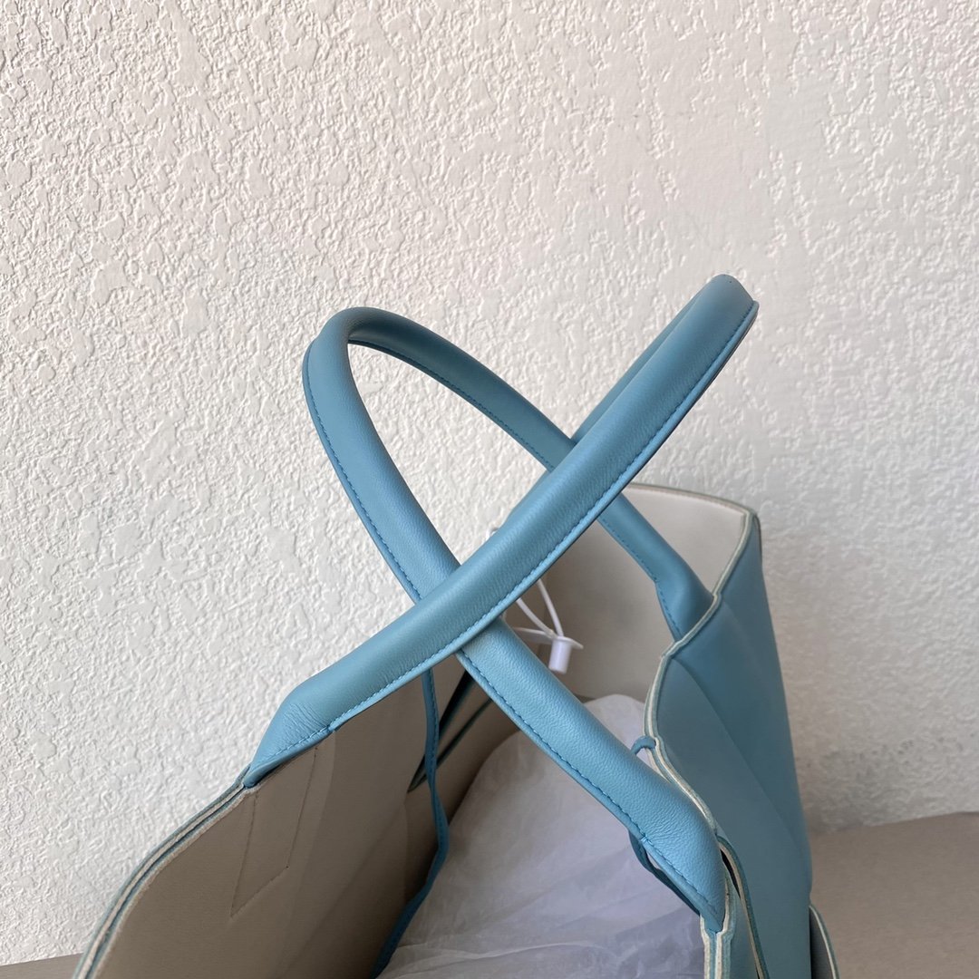 Top Quality Arco Tote Bag For Women Blue