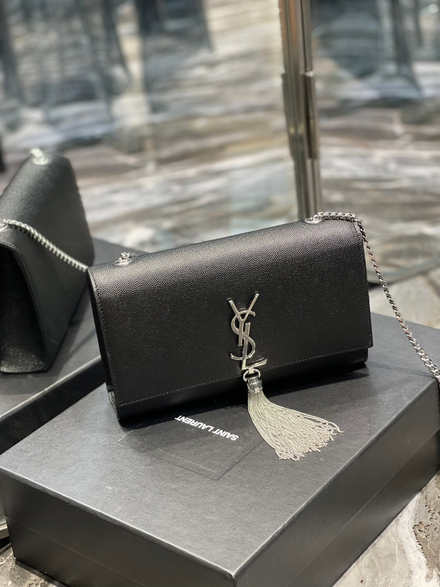 YSL Saint Laurent Kata Tassel 9in 24cm Black Medium Chain Handbag Ysl 354119Bow0N1000