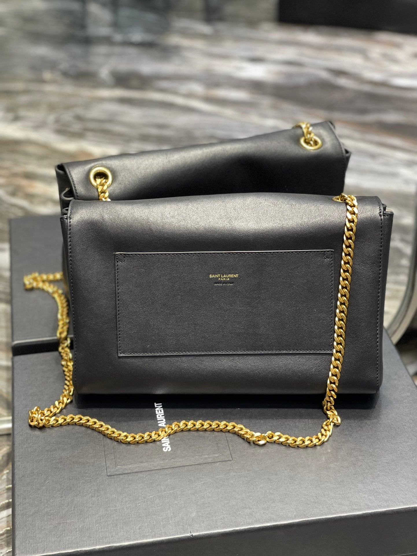 YSL Saint Laurent Kate Reversible Chain Hardware 11in Suede Black Gold Medium Handbag