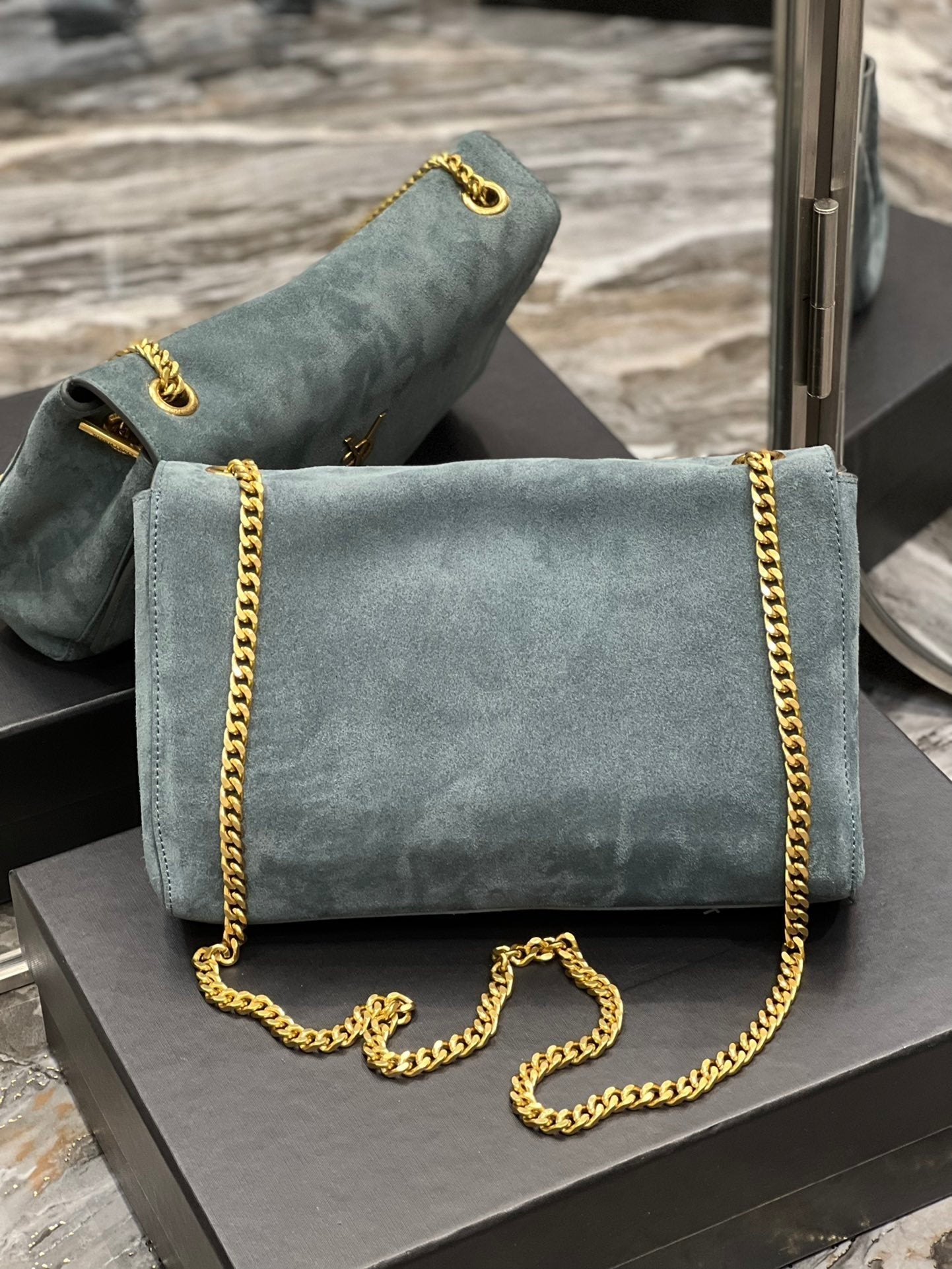 YSL Saint Laurent Kate Reversible Hardware 11in 29cm Suede Gold Medium Chain Handbag